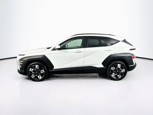 Used 2025 Hyundai Kona SEL FWD image 4
