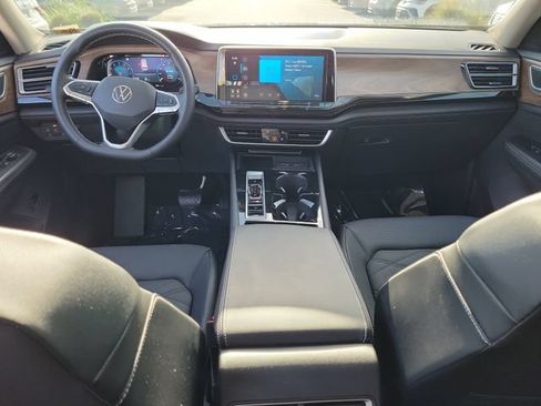 Certified 2024 Volkswagen Atlas SE FWD image 14