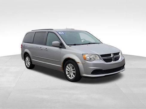 Used 2015 Dodge Grand Caravan SXT w/ UConnect Hands-Free Group FWD image 2