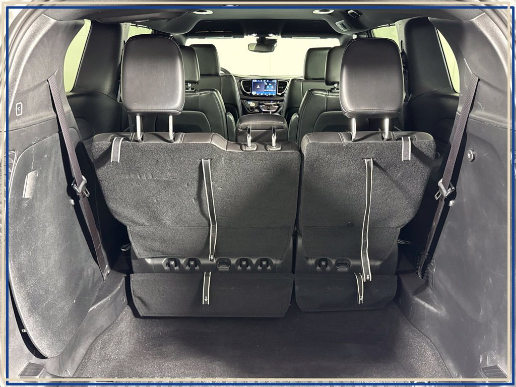 Used 2026 Chrysler Pacifica Select FWD image 35