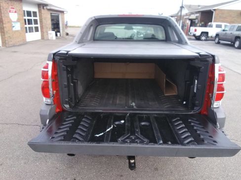 Used 2002 Chevrolet Avalanche 4x4 w/ Convenience Pkg image 6