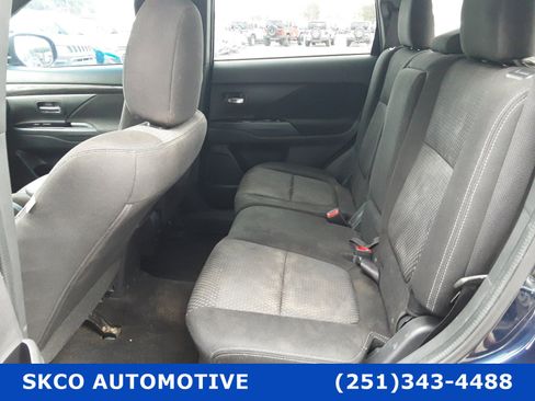 Used 2018 Mitsubishi Outlander LE image 14