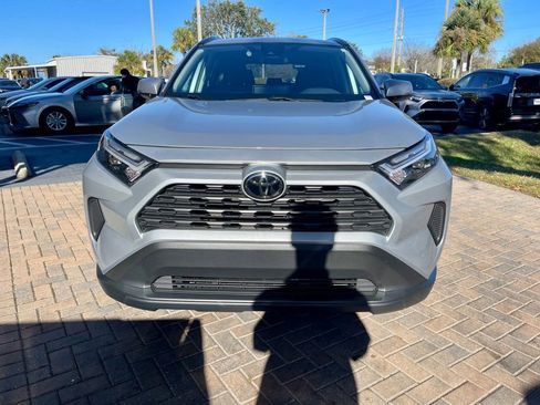Used 2025 Toyota RAV4 XLE image 9