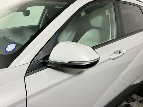 Used 2025 Hyundai Kona SEL FWD image 12