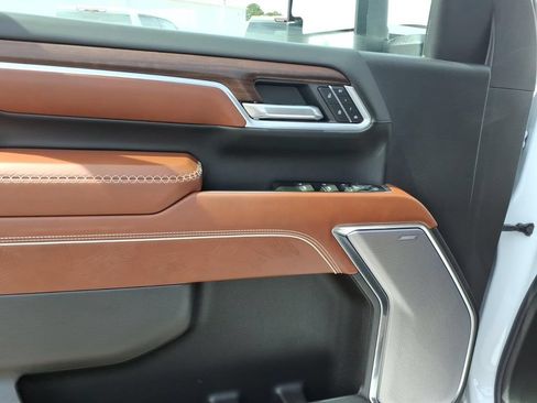 New 2026 GMC Sierra 2500 Denali Ultimate AWD/4WD image 14