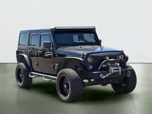 Used 2015 Jeep Wrangler Unlimited Sahara w/ Dual Top Group AWD/4WD image 8