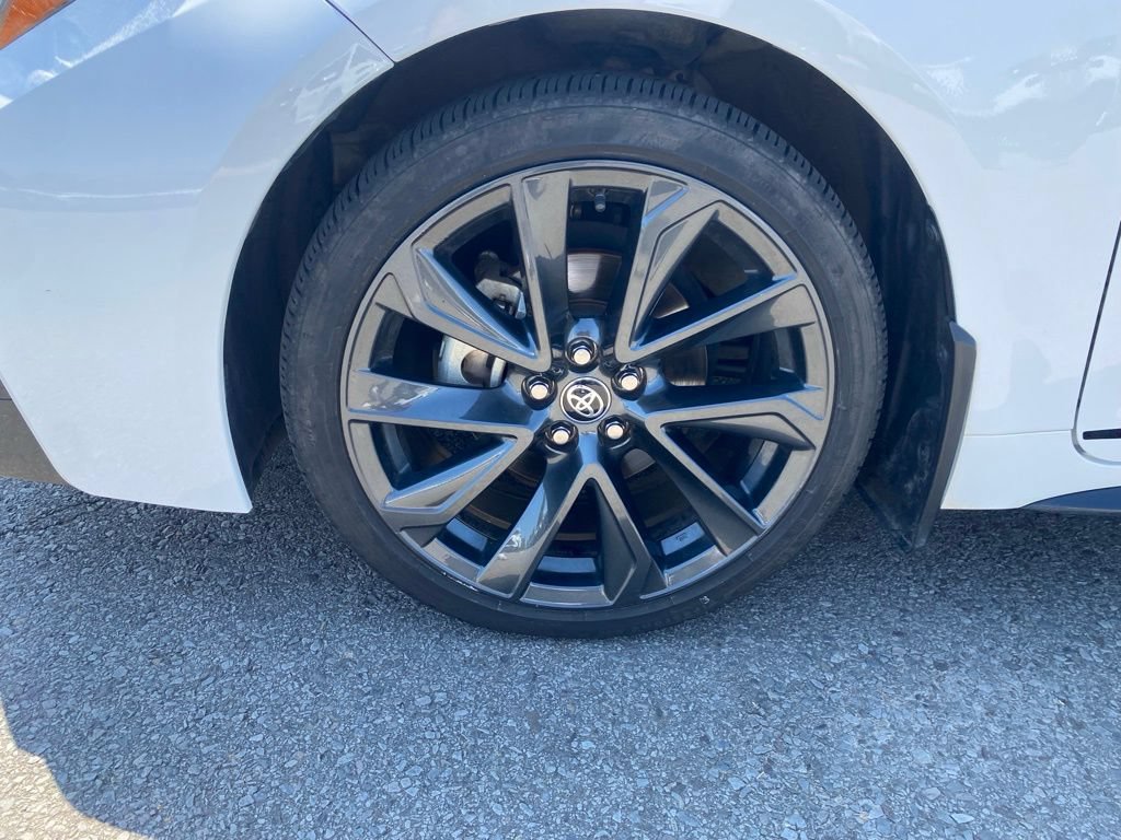 Used 2023 Toyota Corolla SE FWD image 3