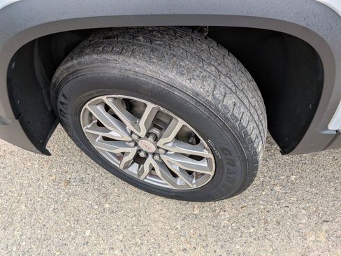 Used 2019 GMC Acadia SLE image 10