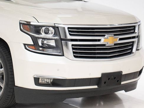 Used 2015 Chevrolet Suburban LTZ RWD image 10