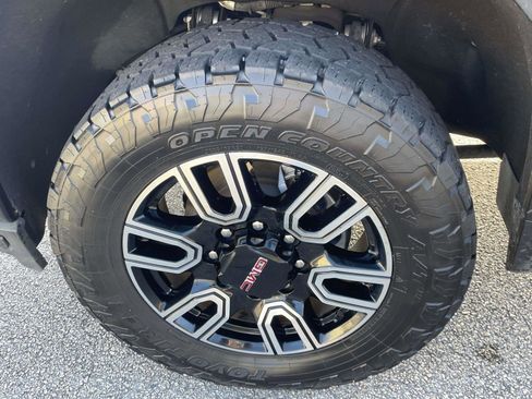 Used 2023 GMC Sierra 2500 AT4 w/ AT4 Premium Plus Package image 27