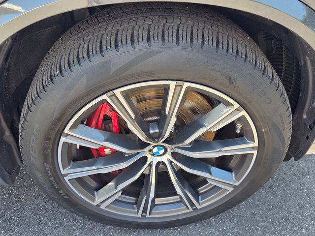 Used 2025 BMW X5 xDrive40i w/ M Sport Package AWD/4WD image 8