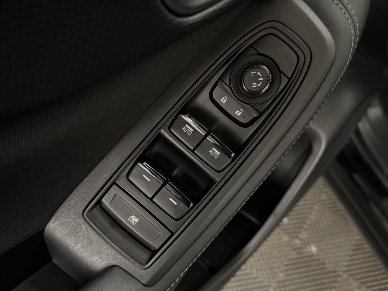 Used 2023 Subaru Forester Premium AWD/4WD image 24