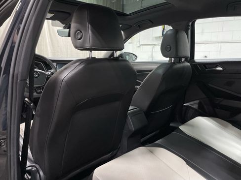 Used 2020 Volkswagen Jetta R-Line FWD image 14