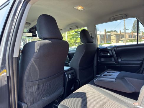 Used 2024 Toyota 4Runner TRD Off-Road image 31