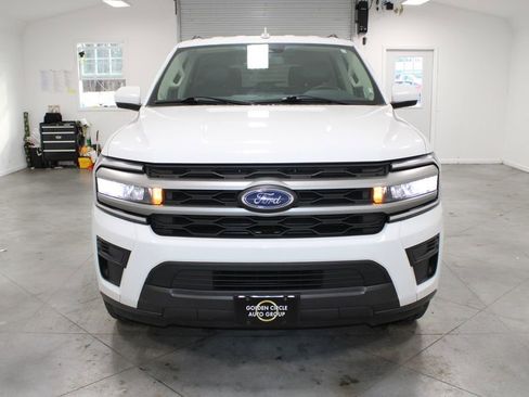 Certified 2024 Ford Expedition Max XLT image 3