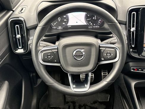 Used 2022 Volvo XC40 T4 R-Design w/ Protection Package Premier image 19
