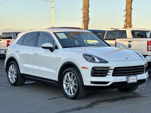 Used 2023 Porsche Cayenne image 8