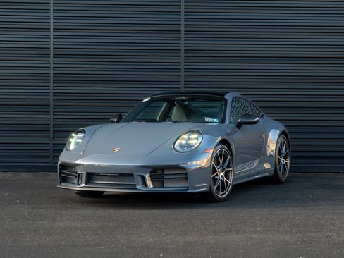 New 2026 Porsche 911 Carrera RWD image 1