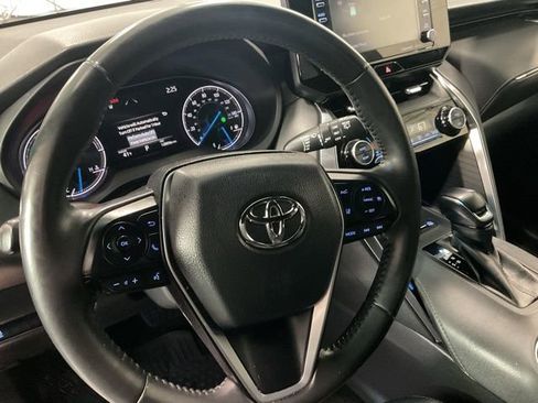 Used 2021 Toyota Venza XLE w/ Softex Package image 13