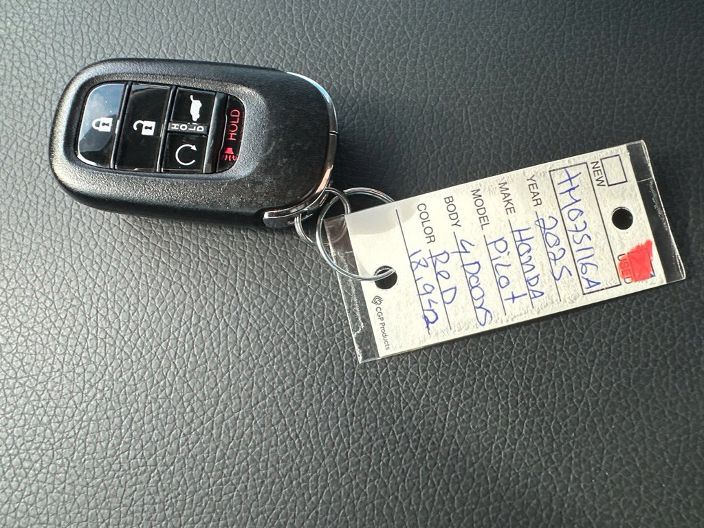 Used 2025 Honda Pilot EX-L image 17