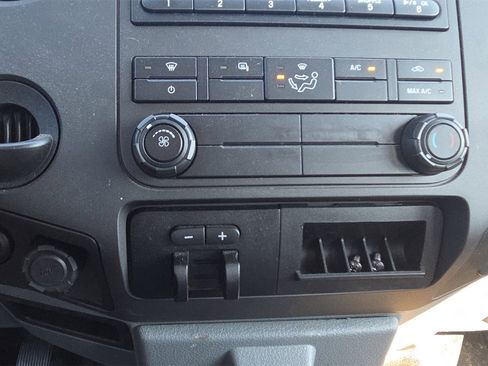 Used 2015 Ford F350 XL w/ Power Equipment Group image 31