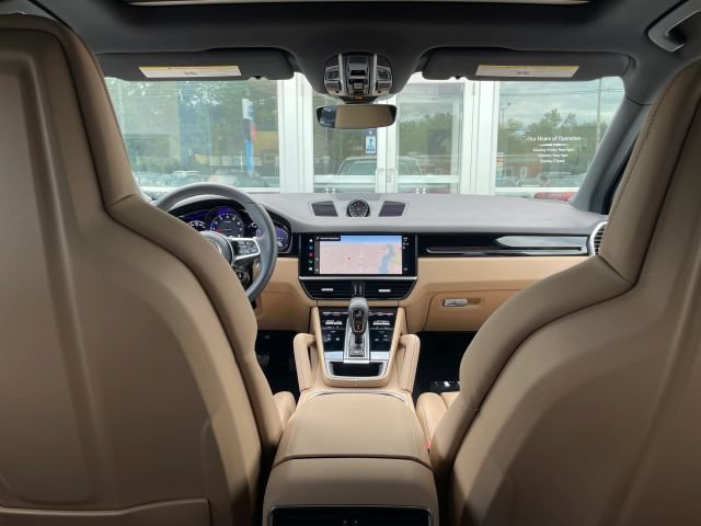 Used 2023 Porsche Cayenne AWD/4WD image 43