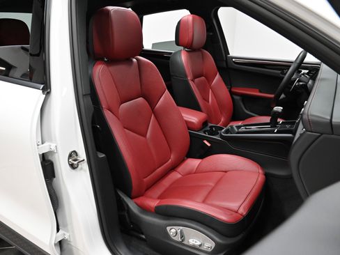 Used 2023 Porsche Macan image 31