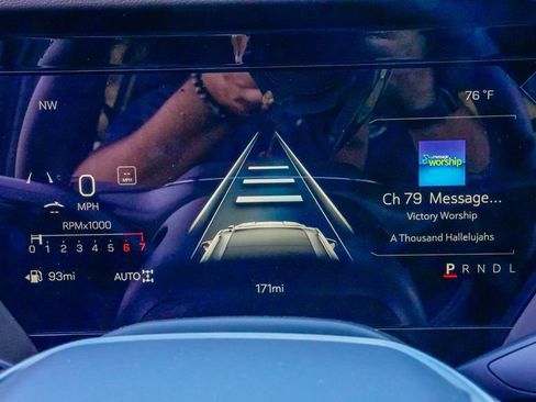 New 2026 GMC Yukon XL AT4 w/ AT4 Premium Package AWD/4WD image 18