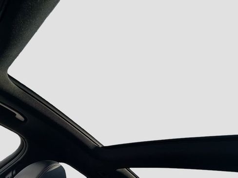 Used 2019 Mercedes-Benz GLC 300 4MATIC image 22