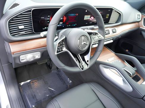 New 2025 Mercedes-Benz GLE 450 4MATIC image 3