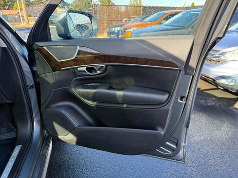 Used 2016 Volvo XC90 T6 Momentum w/ Momentum Plus Package image 16