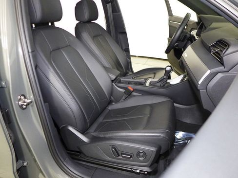 Used 2022 Audi Q3 2.0T Premium w/ Convenience Package image 19