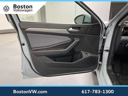 New 2026 Volkswagen Jetta SE FWD image 25