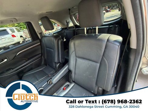 Used 2015 Toyota Highlander Limited w/ Driver Technology Package FWD image 19