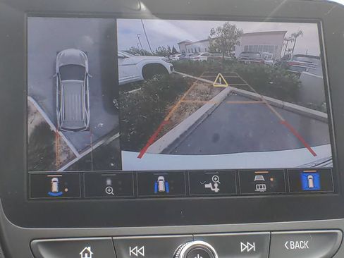 Used 2023 Chevrolet Equinox LT FWD image 14