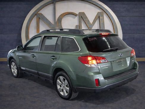 Used 2012 Subaru Outback 2.5i Limited w/ Moonroof Pkg image 2