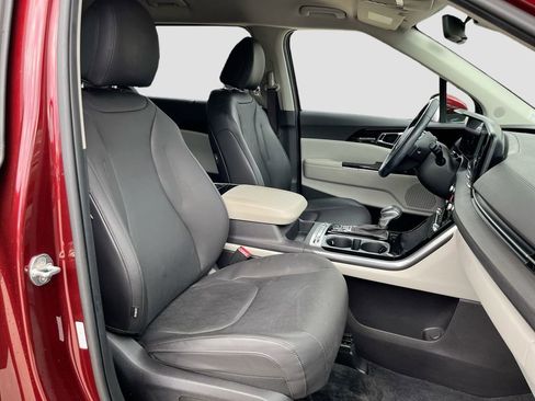 Certified 2023 Kia Carnival SX image 28