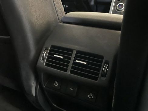 Used 2021 Land Rover Discovery Sport SE image 21