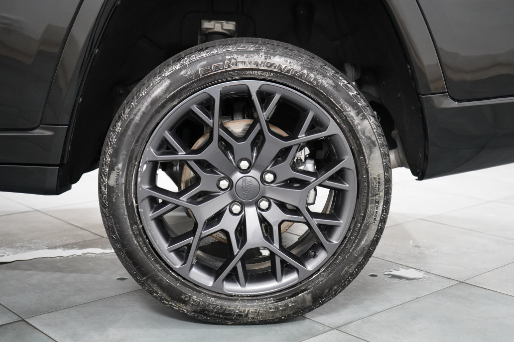 Certified 2025 Jeep Grand Cherokee L Summit AWD/4WD image 38