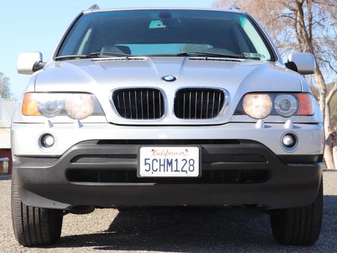 Used 2002 BMW X5 3.0i image 3