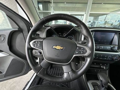 Used 2022 Chevrolet Colorado LT w/ LT Convenience Package RWD image 12