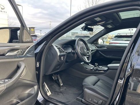 Used 2024 BMW X4 M40i w/ Premium Package image 9