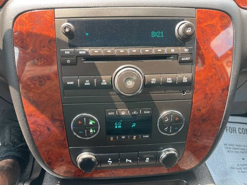Used 2012 Chevrolet Suburban LT AWD/4WD image 18