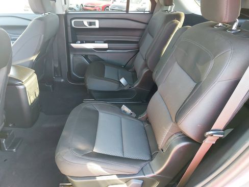Used 2023 Ford Explorer XLT image 16