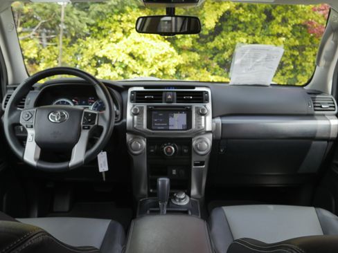 Used 2016 Toyota 4Runner SR5 Premium AWD/4WD image 10