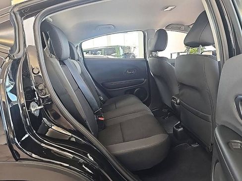 Used 2021 Honda HR-V LX image 32