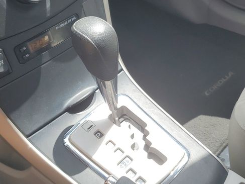 Used 2010 Toyota Corolla LE FWD image 29