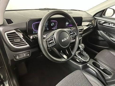 Used 2025 Kia Seltos S AWD/4WD image 14