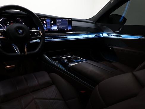 Used 2025 BMW 760i xDrive w/ Executive Package image 93