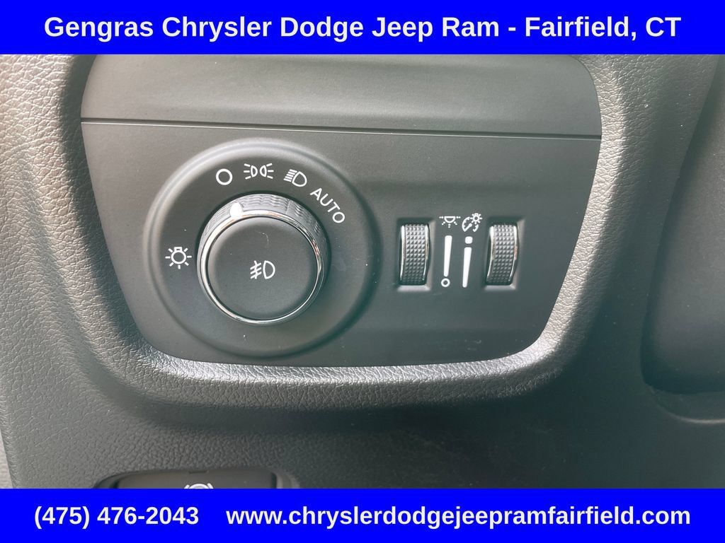 Certified 2023 Jeep Grand Cherokee Overland AWD/4WD image 49